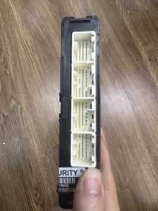 HỘP ECU TOYOTA HIACE CÁ MẬP 89661-0L030