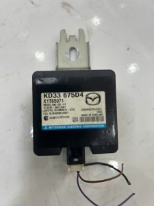 KD33 675D4 HỘP NHẬN TÍN HIỆU CHÌA KHÓA XE MAZDA
