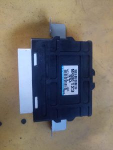MR580123 HỘP ĐIỀU KHIỂN CÀI CẦU MITSUBISHI PAJERO
