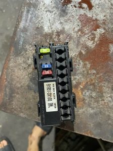 91950-3X100 HỘP CẦU CHÌ HYUNDAI AVANTE/ELANTRA