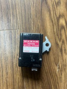 89740-33040 HỘP ĐIỀU KHIỂN CỬA TOYOTA LEXUS