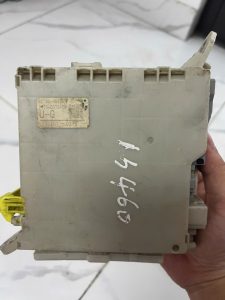 82730-50471 HỘP CẦU CHÌ TRONG XE LEXUS LS460