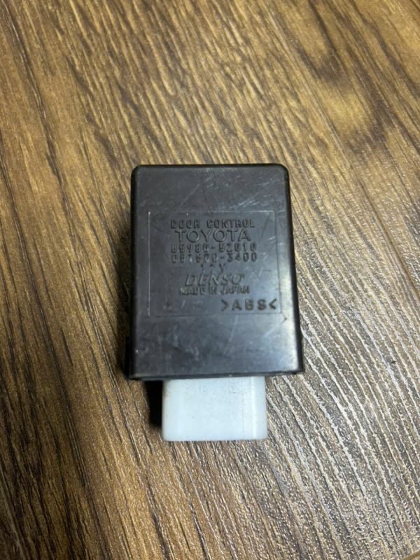 85980-52010 HỘP ĐIỀU KHIỂN CỬA TOYOTA