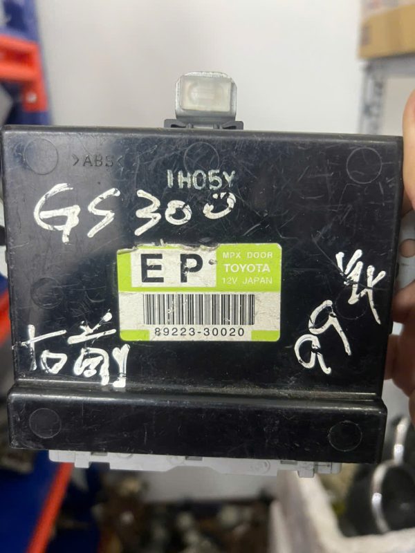 89223-30020 HỘP ĐIỀU KHIỂN CỬA TRƯỚC BÊN PHẢI LEXUS GS300