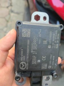 B0N267XA0 HỘP RADAR ĐẦU XE MAZDA3 2019-2023