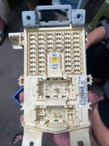 91952-B4300 BẢNG CẦU CHÌ TRONG XE HYUNDAI I10