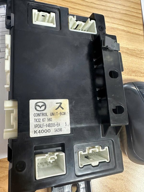 TK3267560 HỘP BCM MAZDA