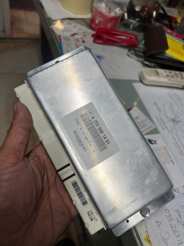 A2539001401 HỘP ĐIỀU KHIỂN TREO KHÍ NÉN MERCEDES