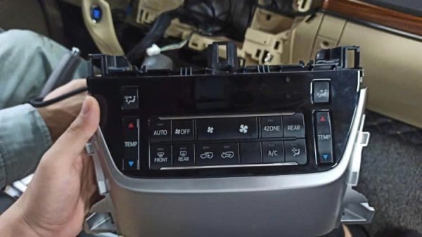 BẢNG ĐIỀU KHIỂN ĐIỀU HÒA LAND CRUISER