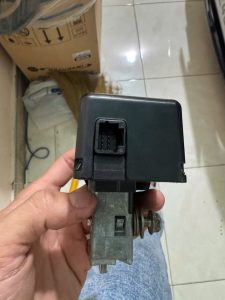487005RF9D Ổ KHÓA CỔ NISSAN ALMERA