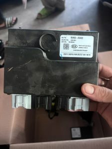 95450-A9400 HỘP ĐIỀU KHIỂN CỬA LÙA KIA SEDONA