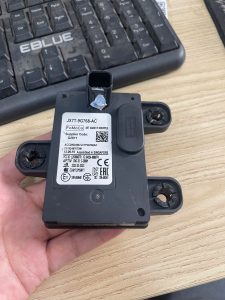 JX7T-9G768-AC RADAR ĐẦU XE FORD RANGER