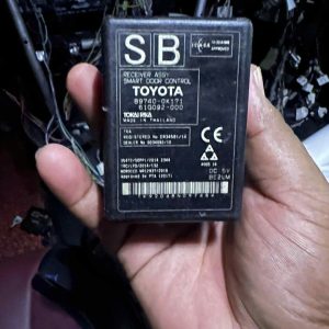 89740-0K171 HỘP CHÌA KHÓA TOYOTA FORTUNER