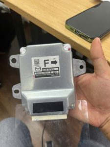 KC9E437E1A HỘP ĐIỀU KHIỂN PHANH TAY MAZDA CX5
