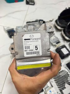 HỘP ĐIỀU KHIỂN TÚI KHÍ MAZDA 3 BRE757K30A
